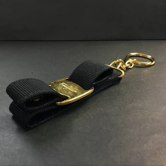 AUTH Salvatore Ferragamo Vala Ribbon Black Gold Keychain - Picture 5 of 7